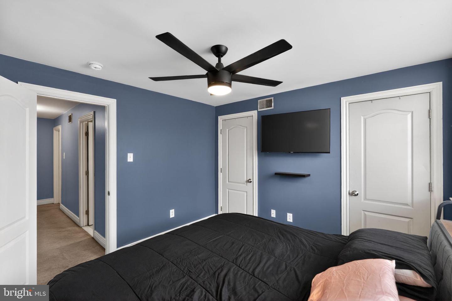 2907 S Sydenham St Property Photo 10