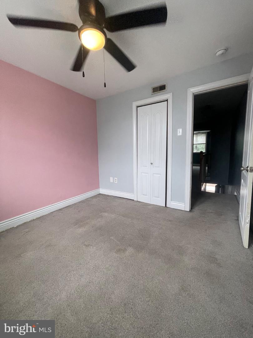 2907 S Sydenham St Property Photo 12