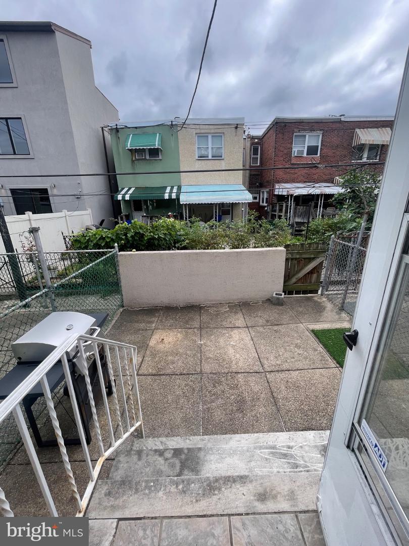 2907 S Sydenham St Property Photo 17