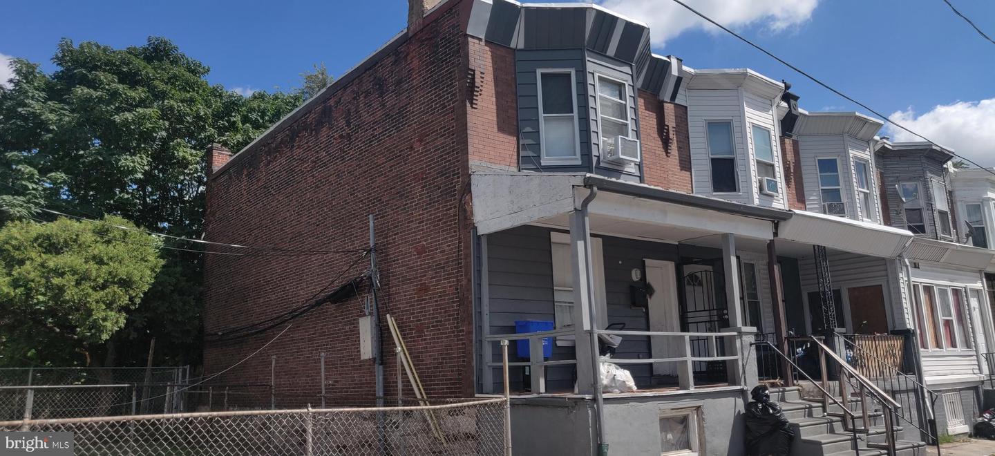 2211 S Hobson St Property Photo 2