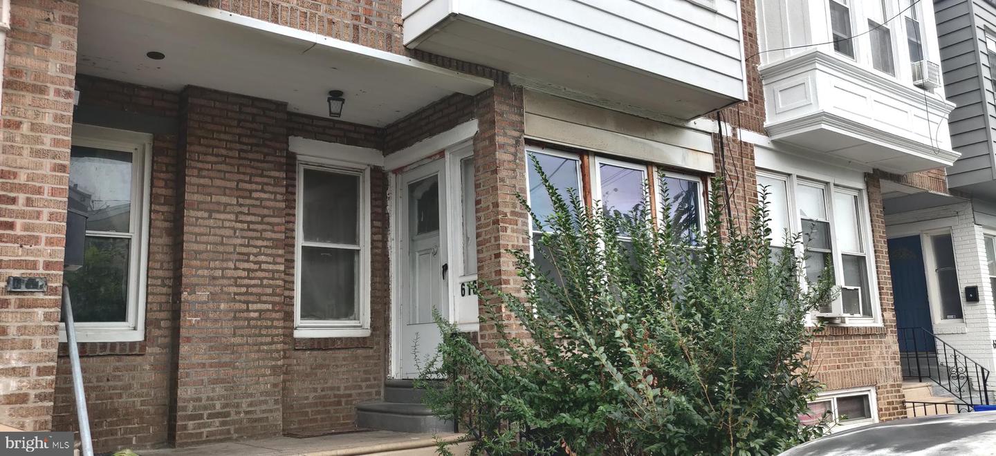 6161 Yocum St Property Photo 3