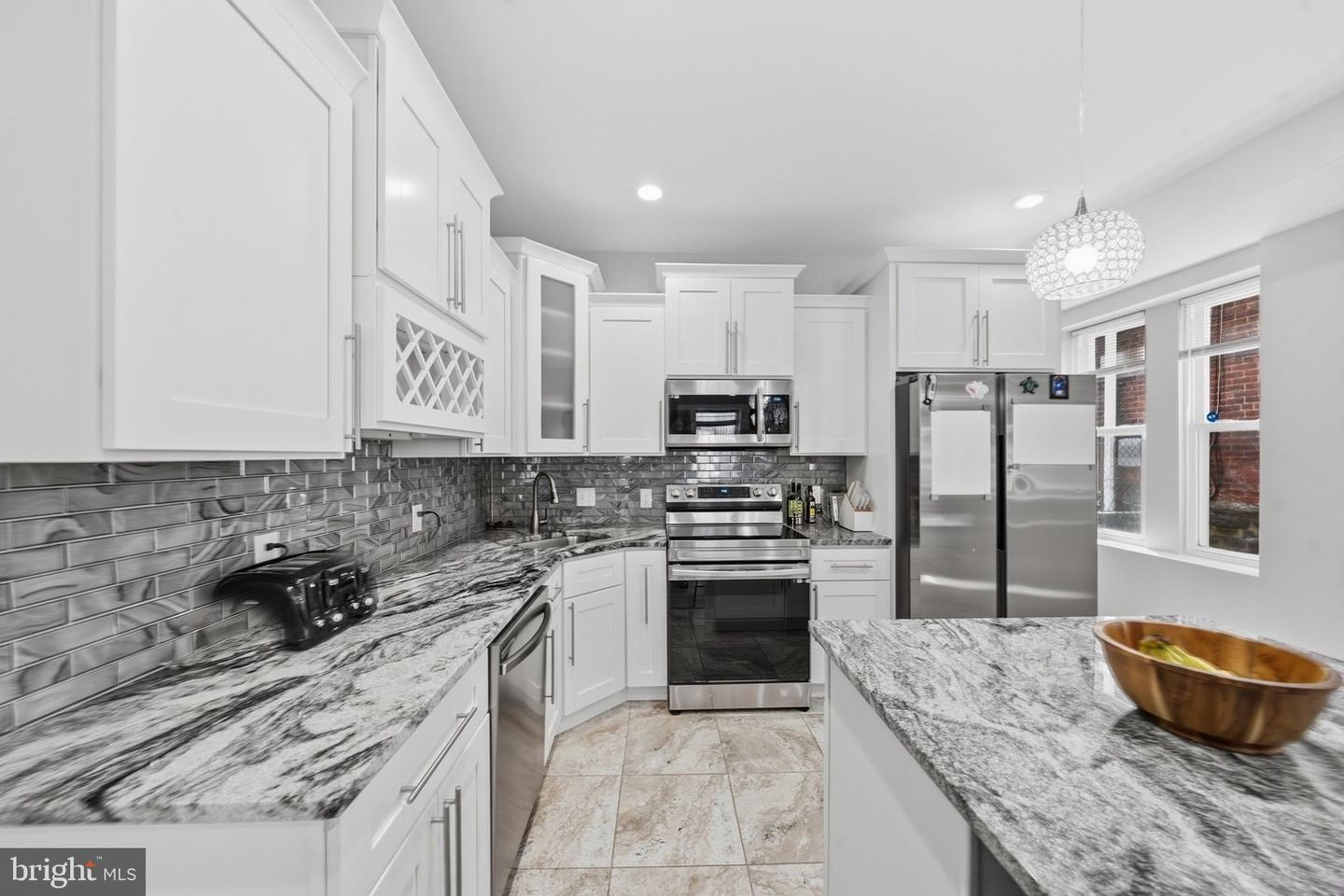 6114 Ross St Property Photo 12
