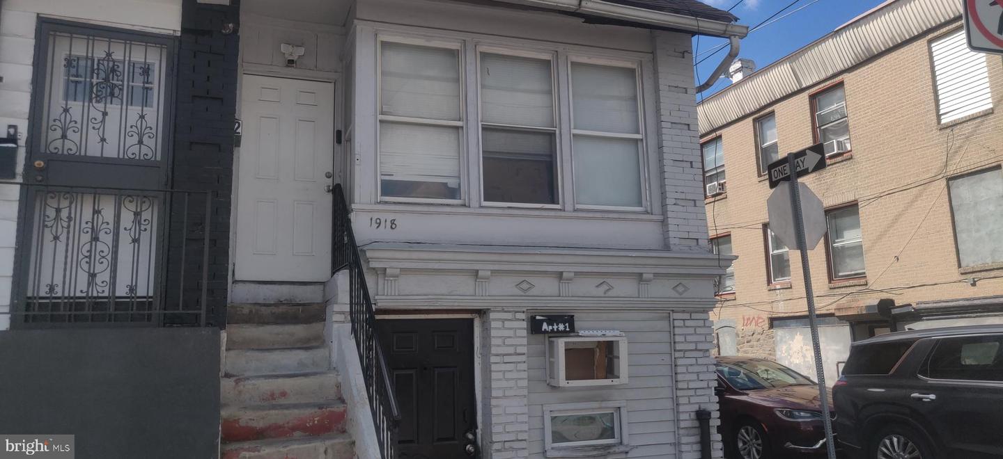 1918 S 65th St Property Photo 4