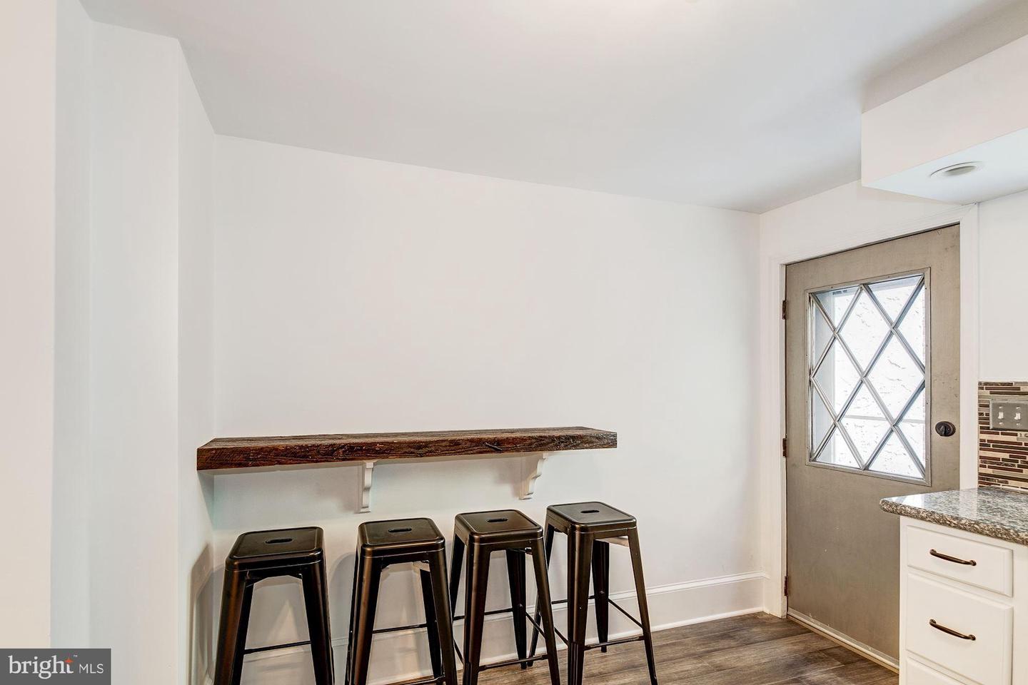 15 W Wildey St Property Photo 13