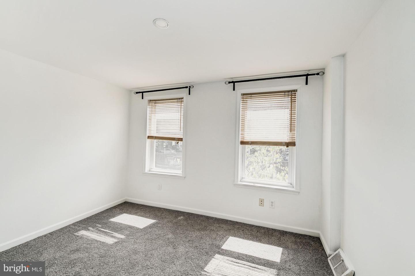 15 W Wildey St Property Photo 14