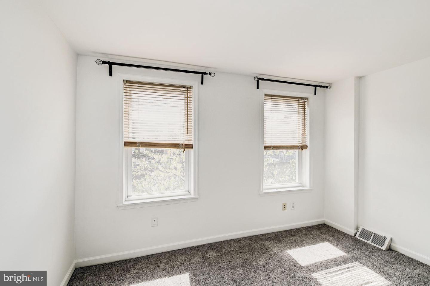 15 W Wildey St Property Photo 16