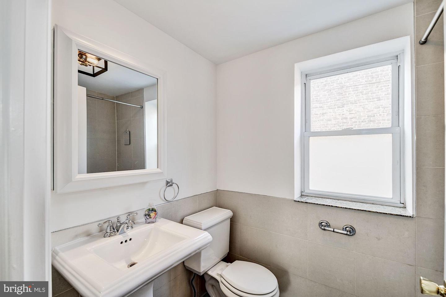 15 W Wildey St Property Photo 18