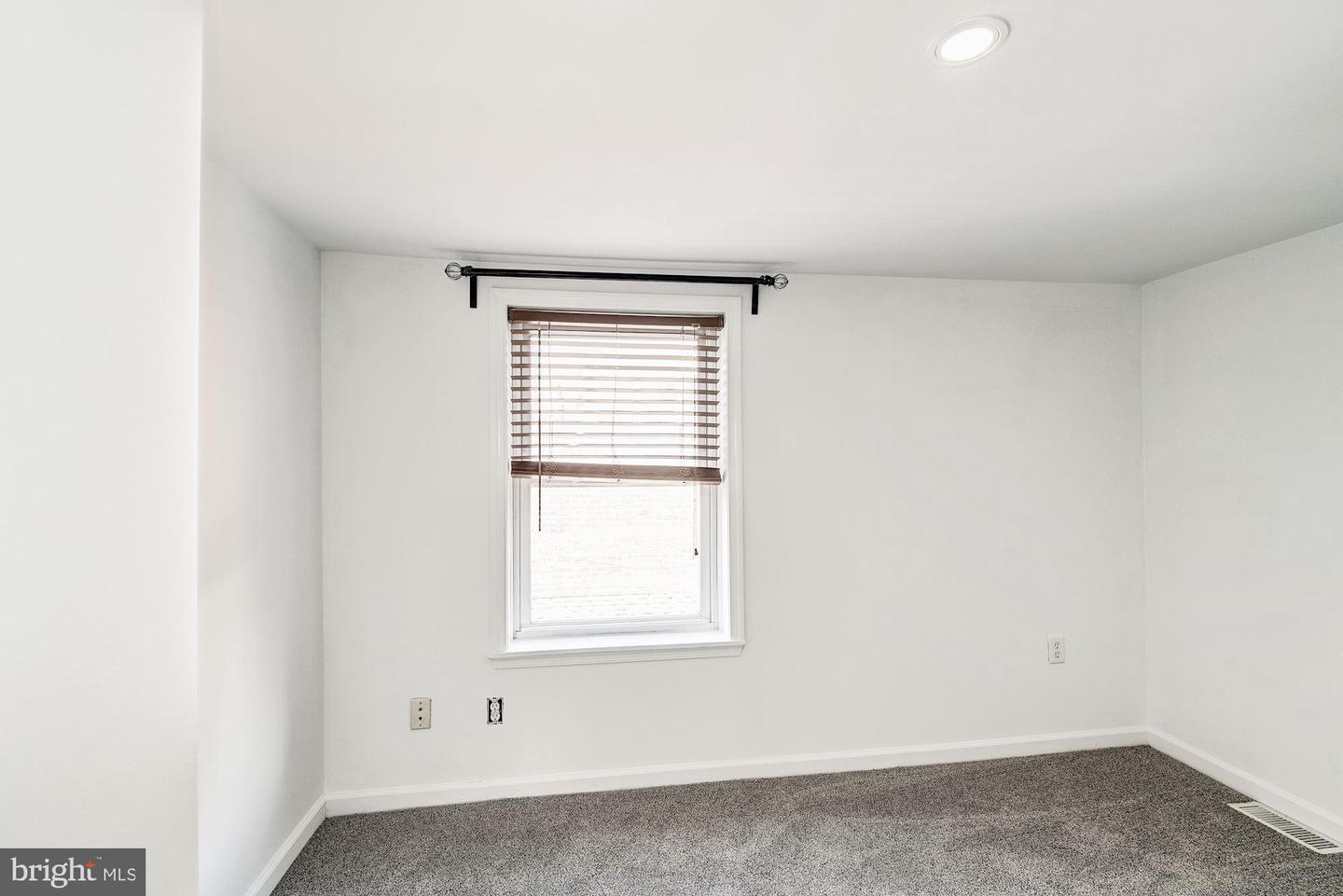 15 W Wildey St Property Photo 23