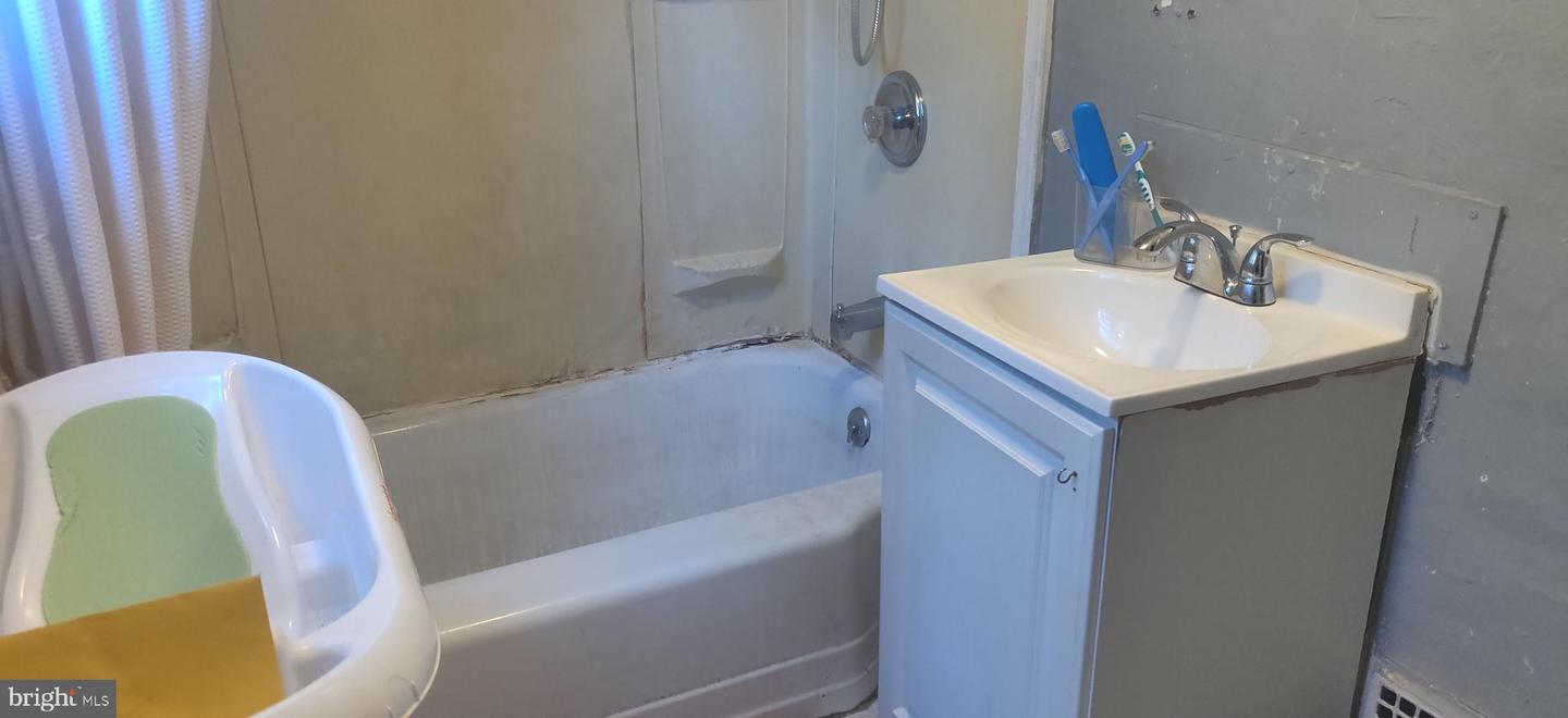 2303 S 63rd St Property Photo 12