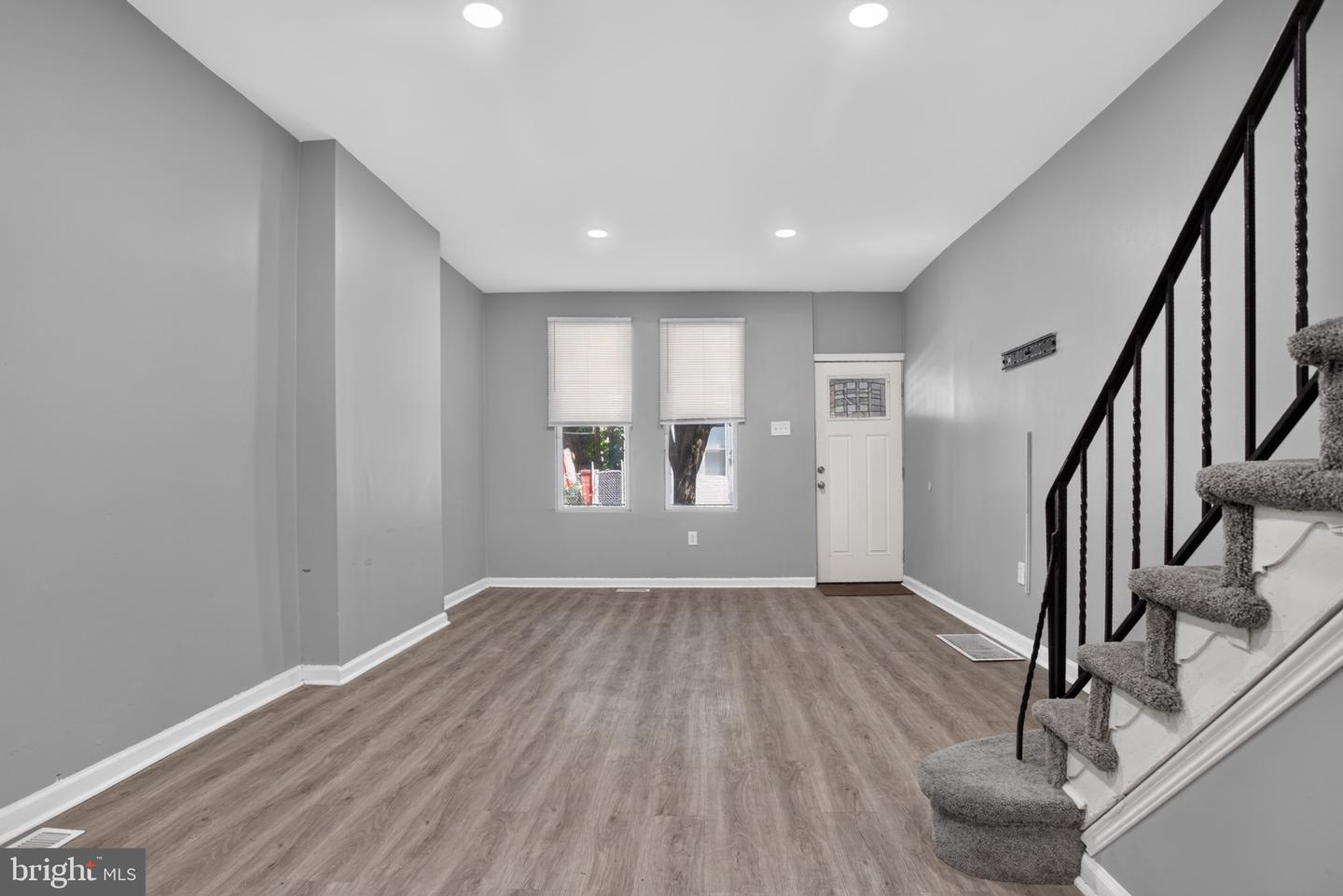 2546 W Gordon St Property Photo 2