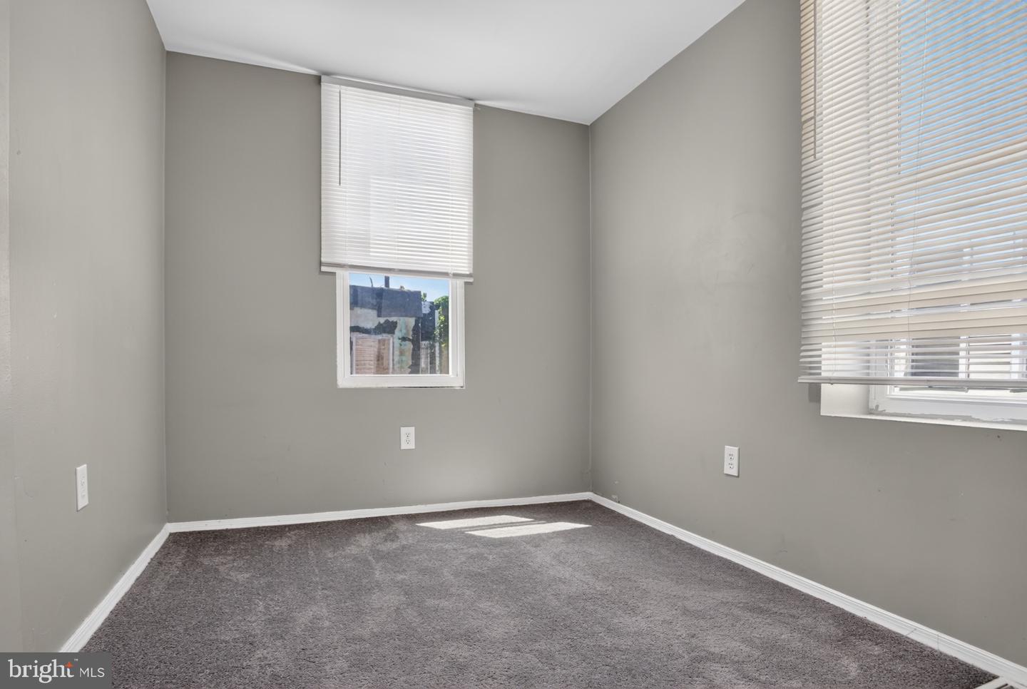 2546 W Gordon St Property Photo 9