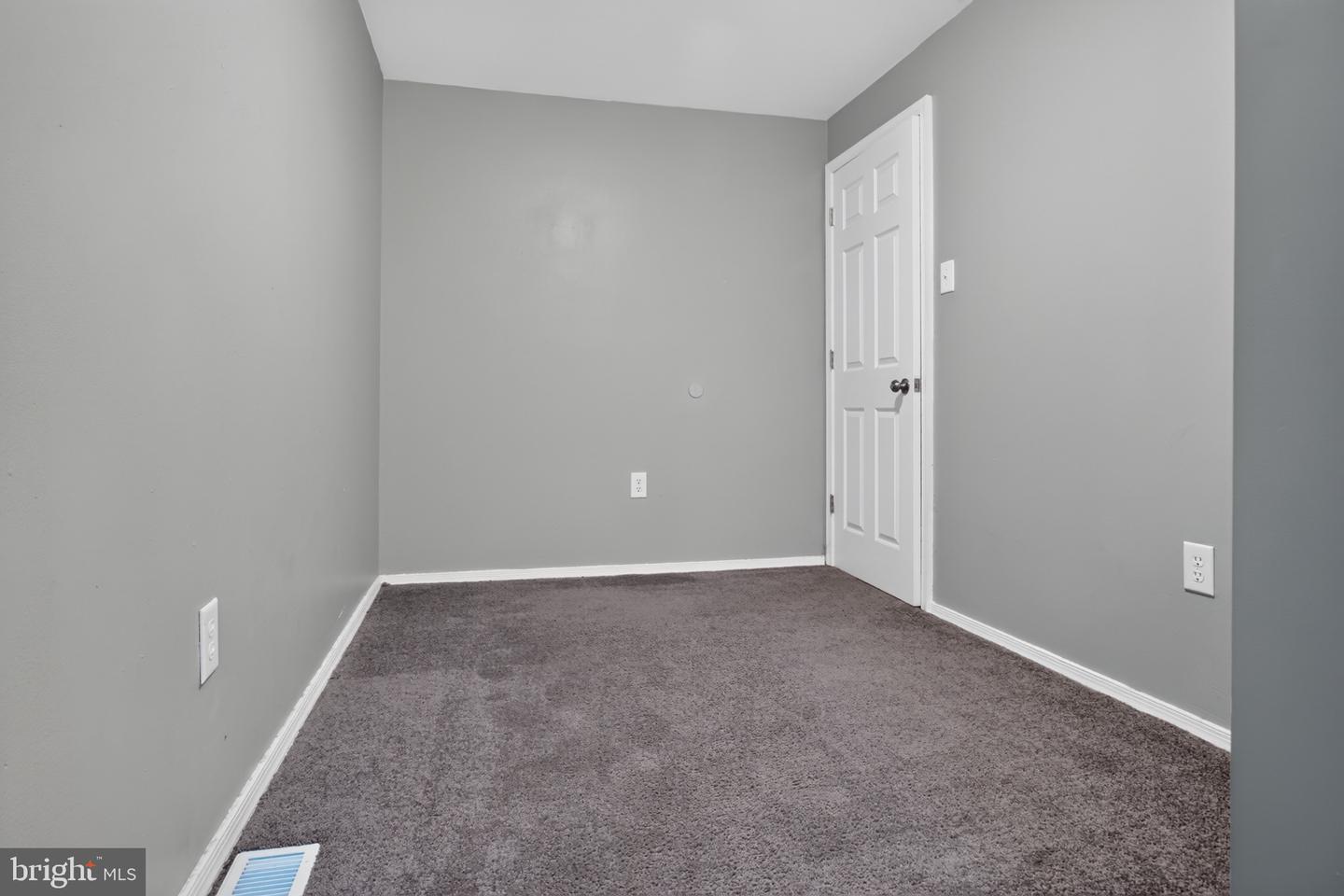 2546 W Gordon St Property Photo 12