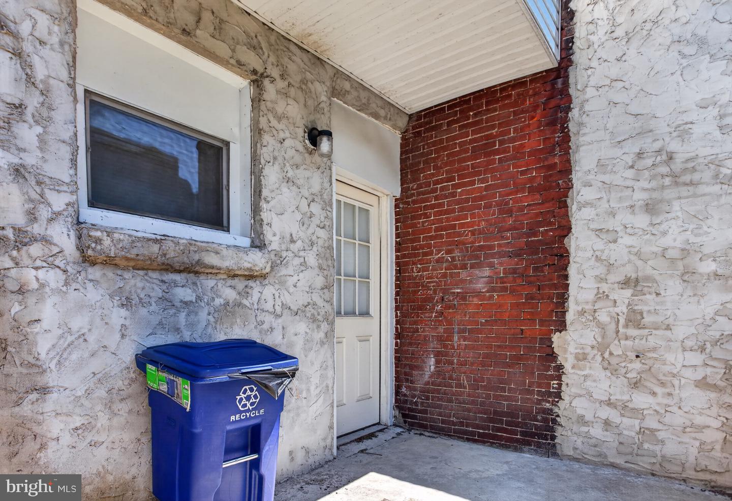 2546 W Gordon St Property Photo 23
