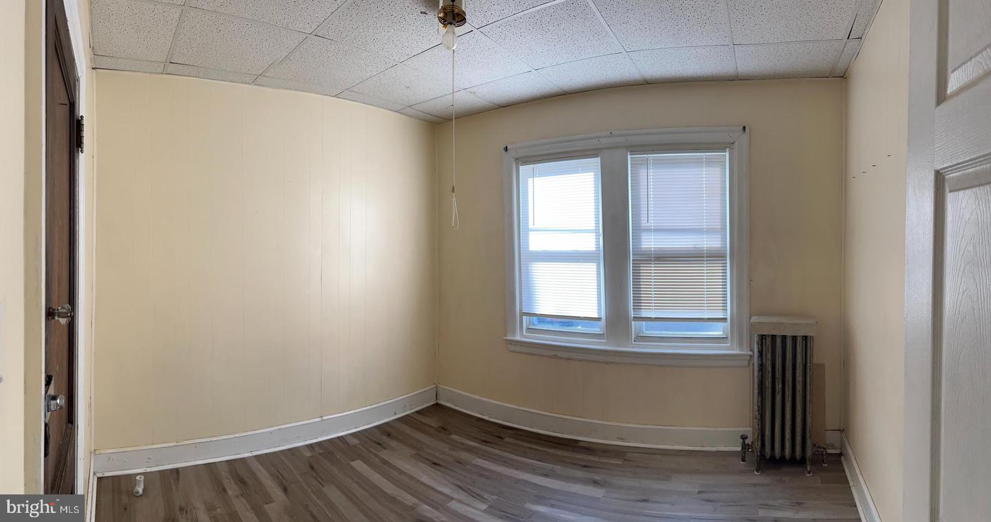 229 W Chew Ave Property Photo 3