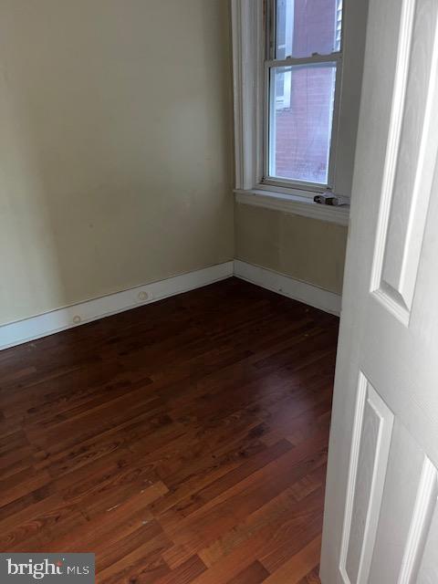 5634 Walnut St #3rd Floor Property Photo 5