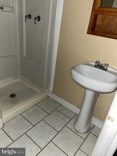 5634 Walnut St #3rd Floor Property Photo 10