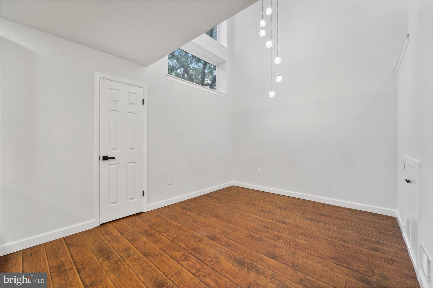 2040 Arch St Property Photo 9