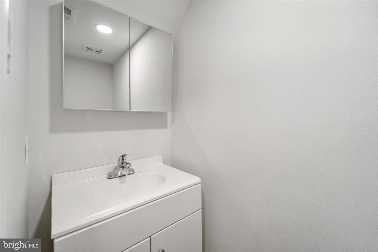2040 Arch St Property Photo 15