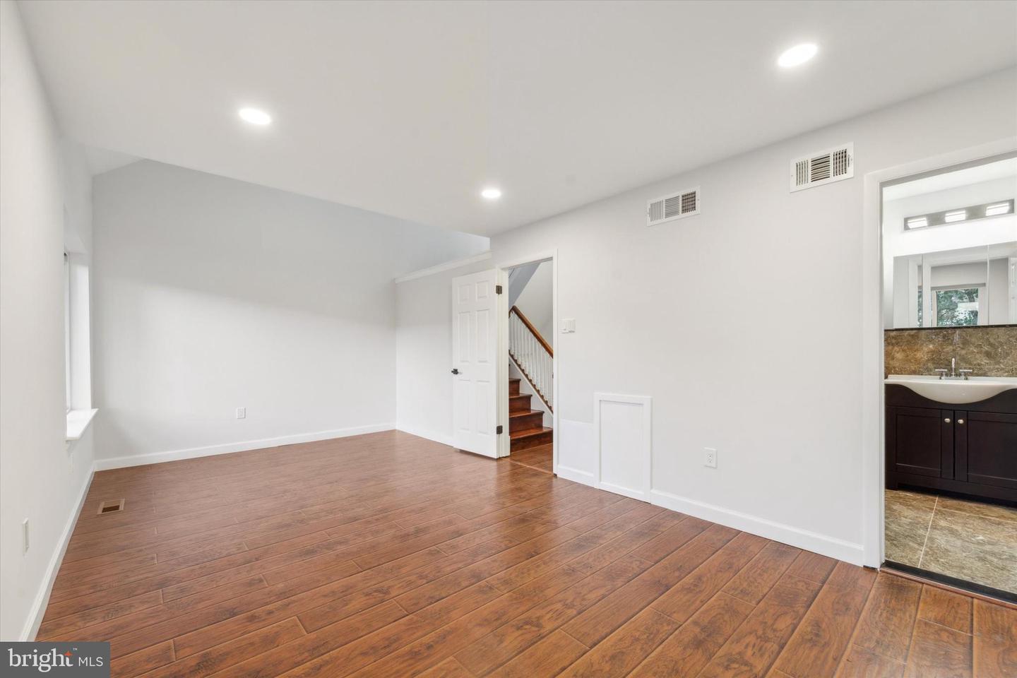 2040 Arch St Property Photo 23