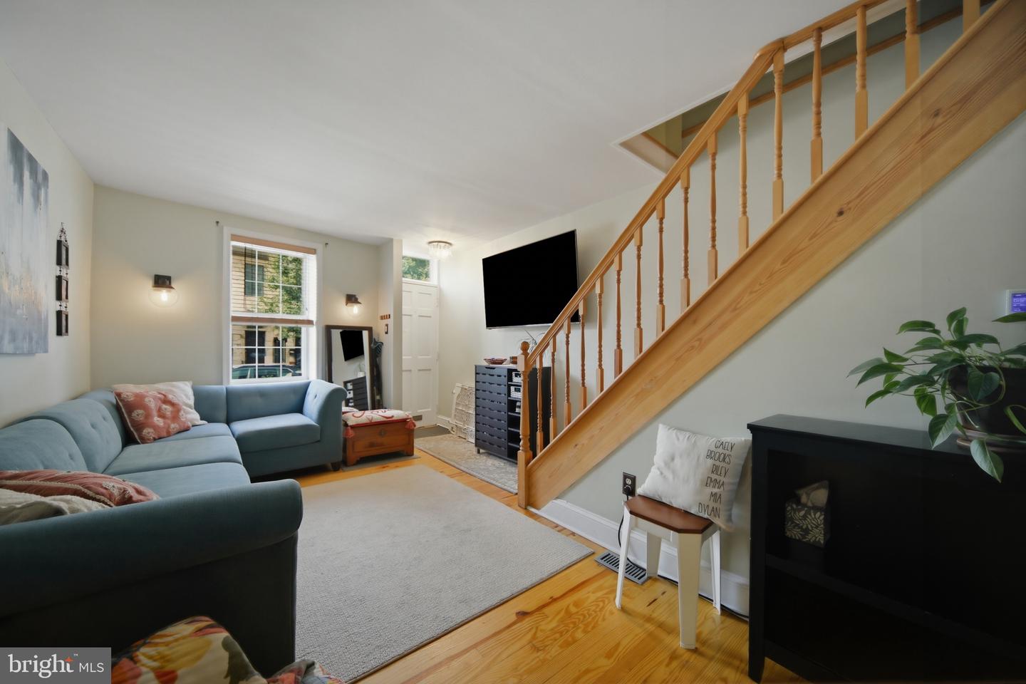 128 Tasker St Property Photo 8