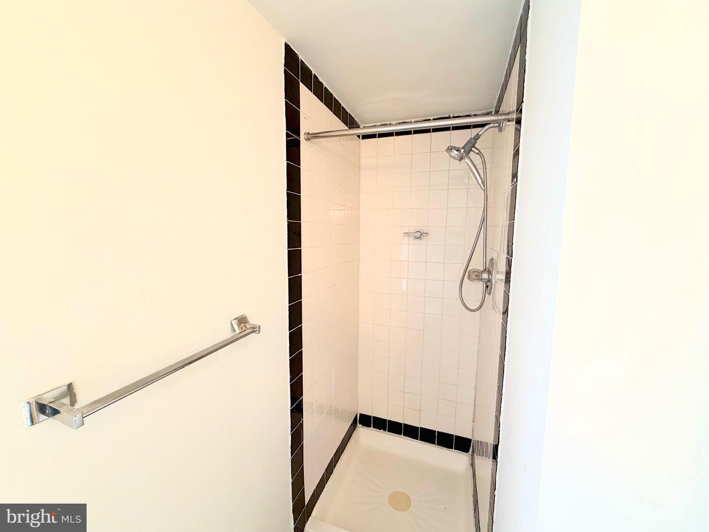 1209 Locust St #3f Property Photo 9