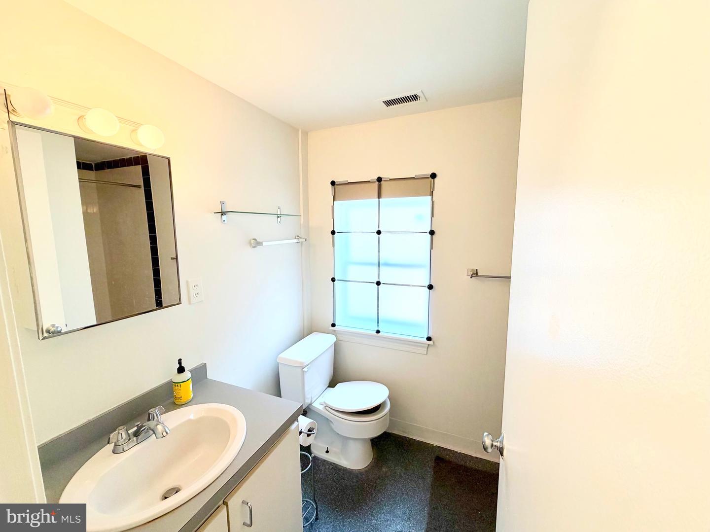 1209 Locust St #3f Property Photo 10