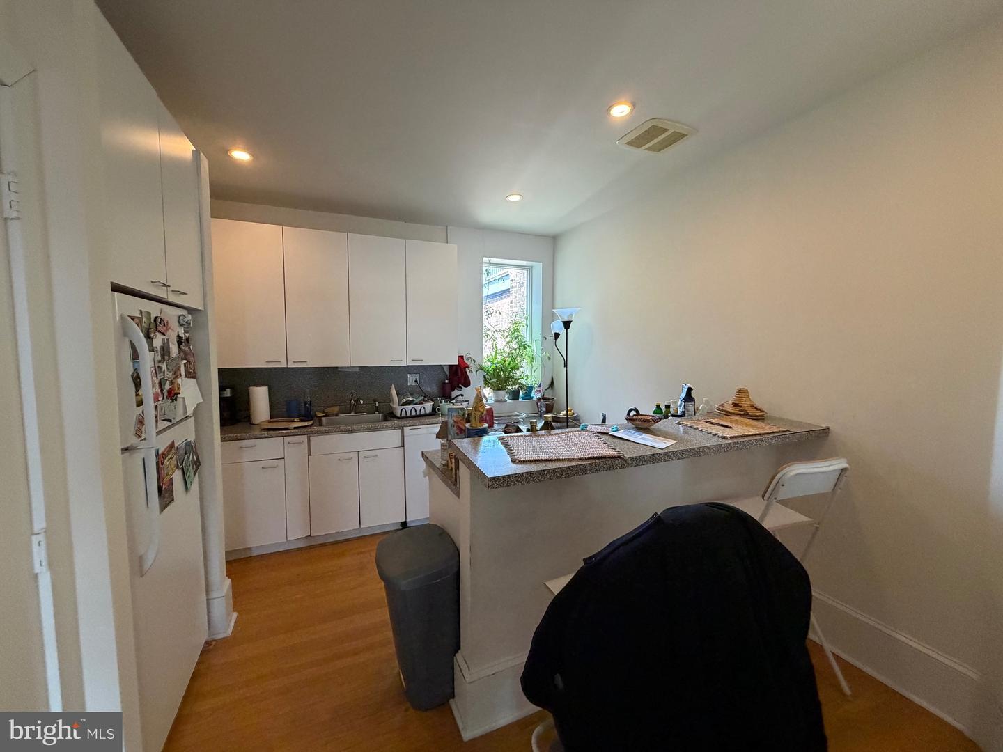 2114 Pine St #3f Property Photo 6