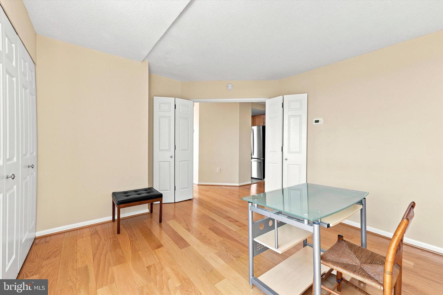 241-00 S 6th St #912g Property Photo 4