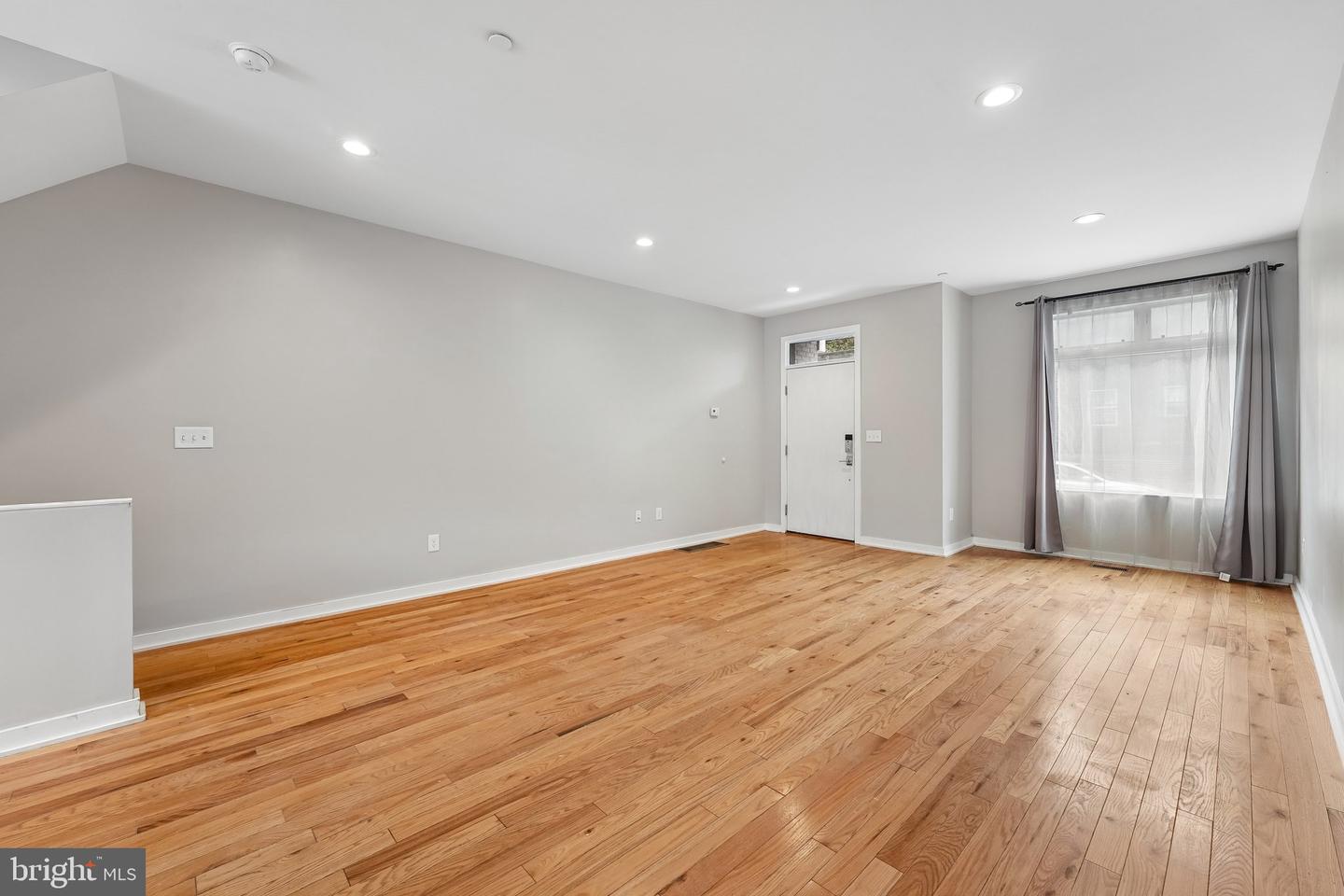 717 Fairmount Ave Property Photo 4