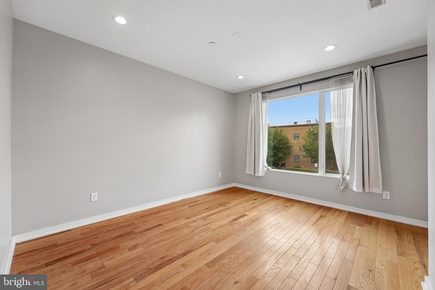 717 Fairmount Ave Property Photo 10