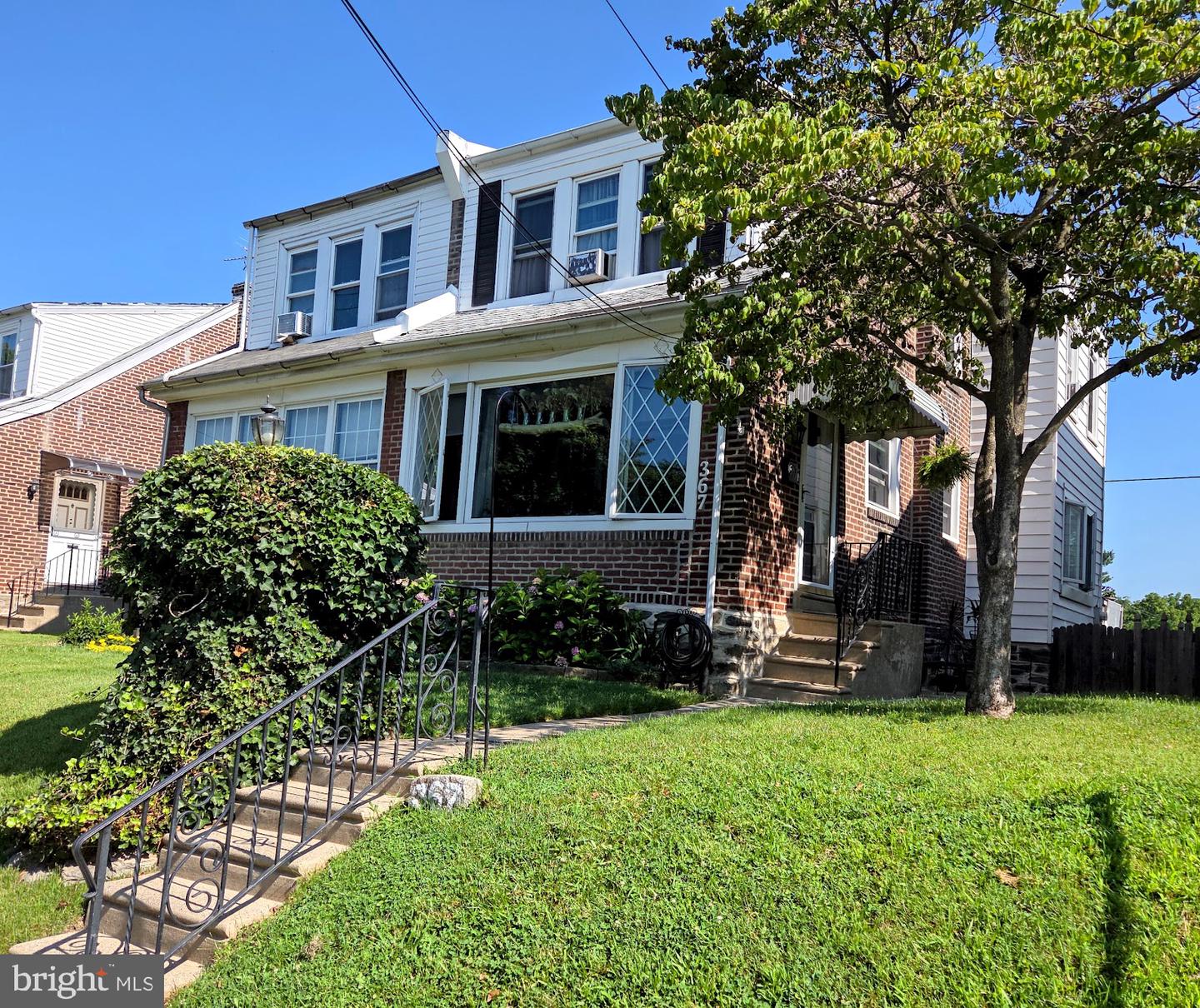 367 Longshore Ave Property Photo 2