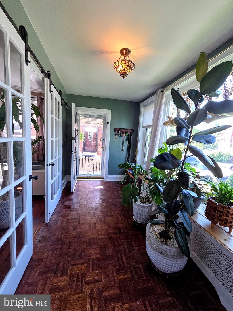 367 Longshore Ave Property Photo 4