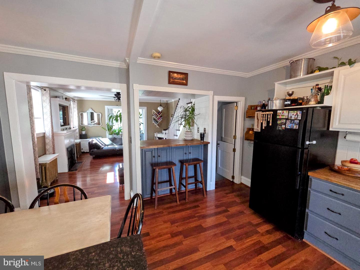 367 Longshore Ave Property Photo 8