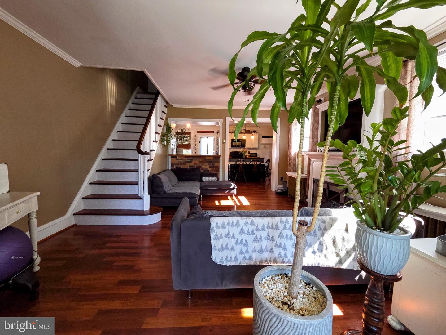 367 Longshore Ave Property Photo 11