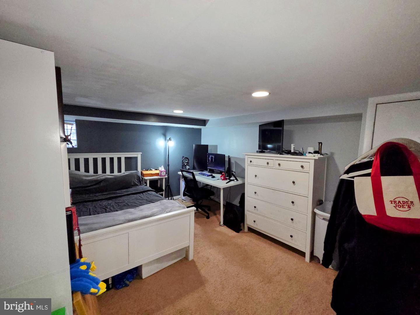 367 Longshore Ave Property Photo 24