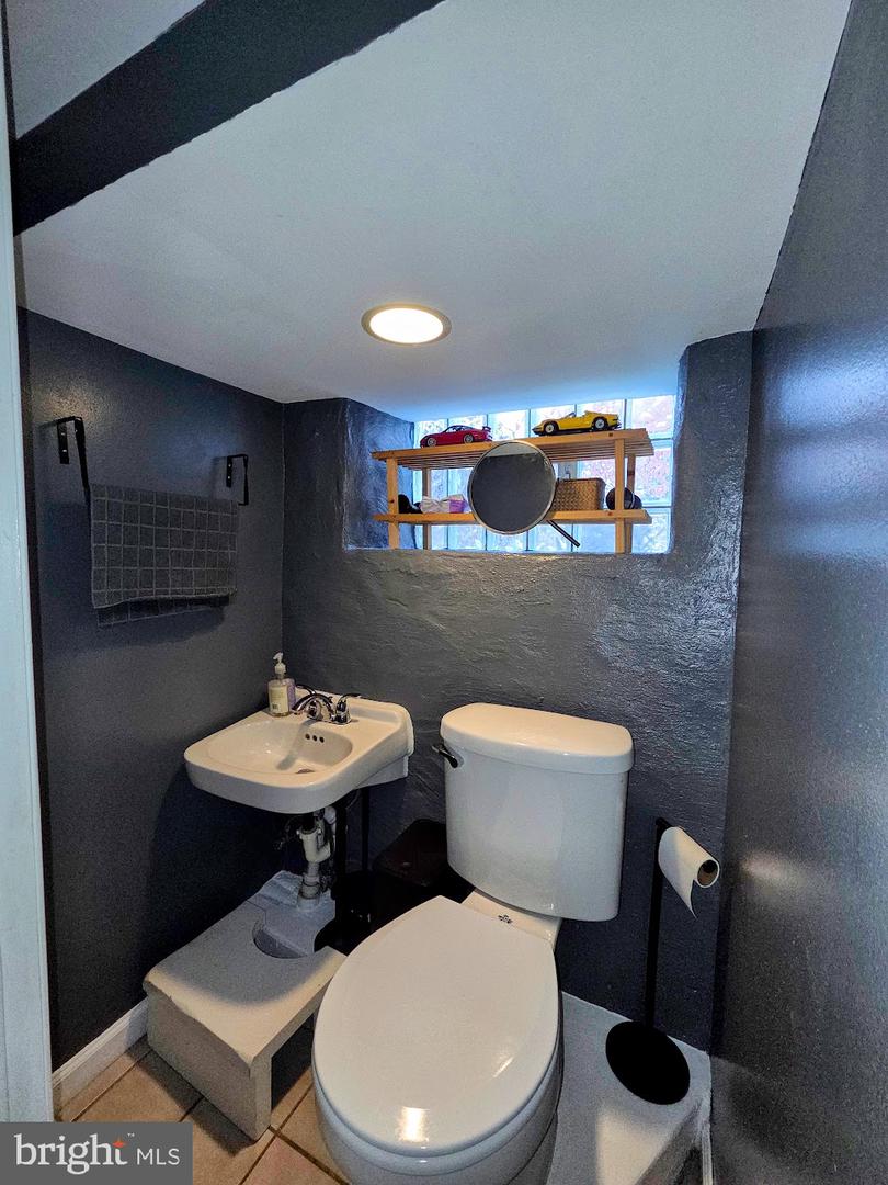 367 Longshore Ave Property Photo 25