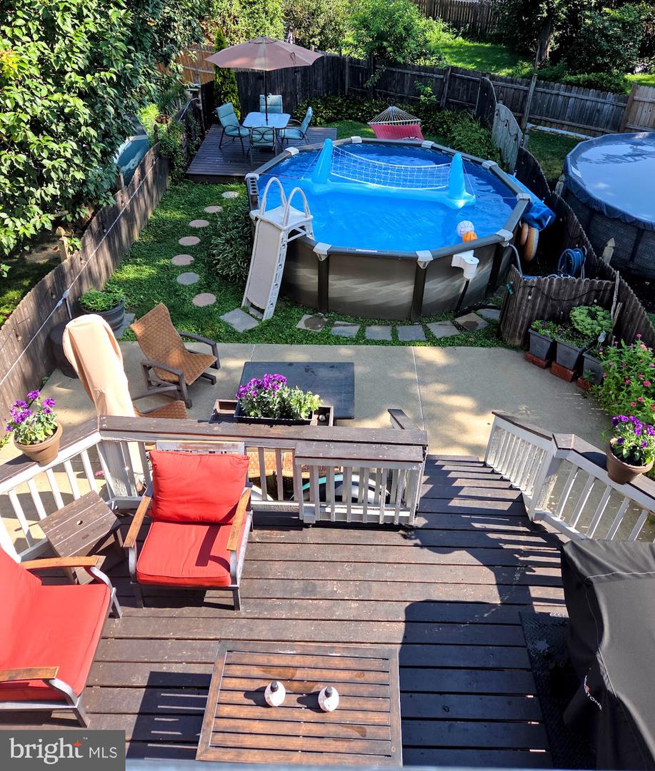 367 Longshore Ave Property Photo 32