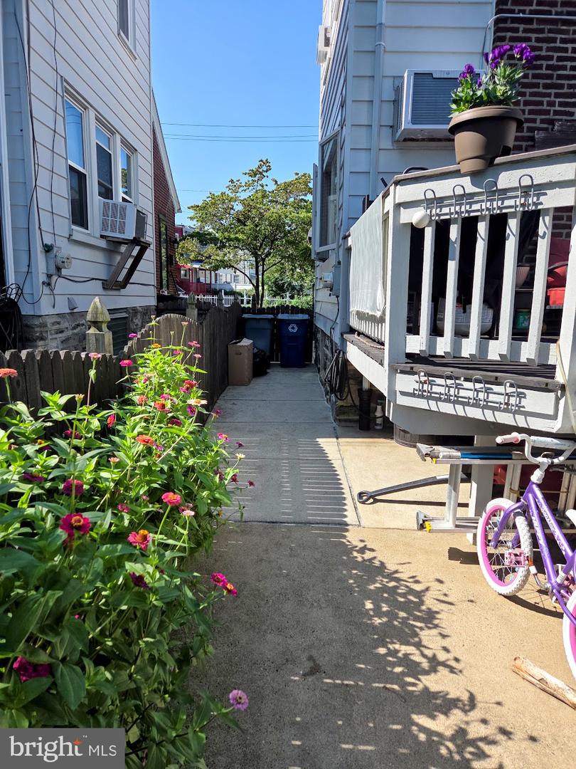 367 Longshore Ave Property Photo 35