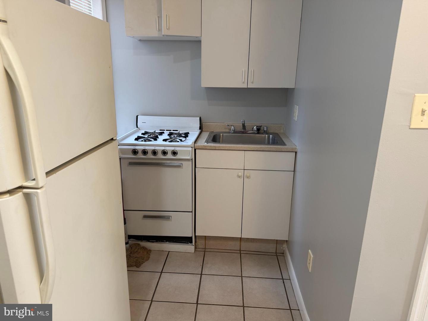 2516 S Broad St #2f Property Photo 6