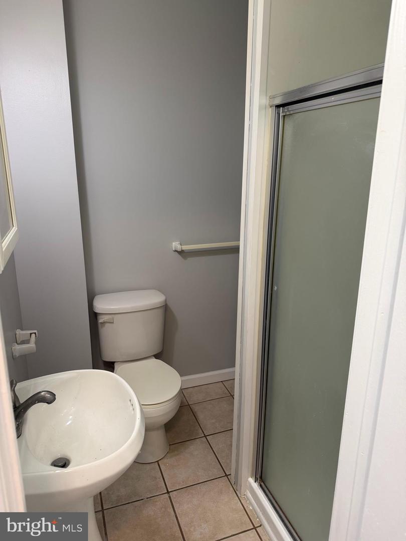 2516 S Broad St #2f Property Photo 7