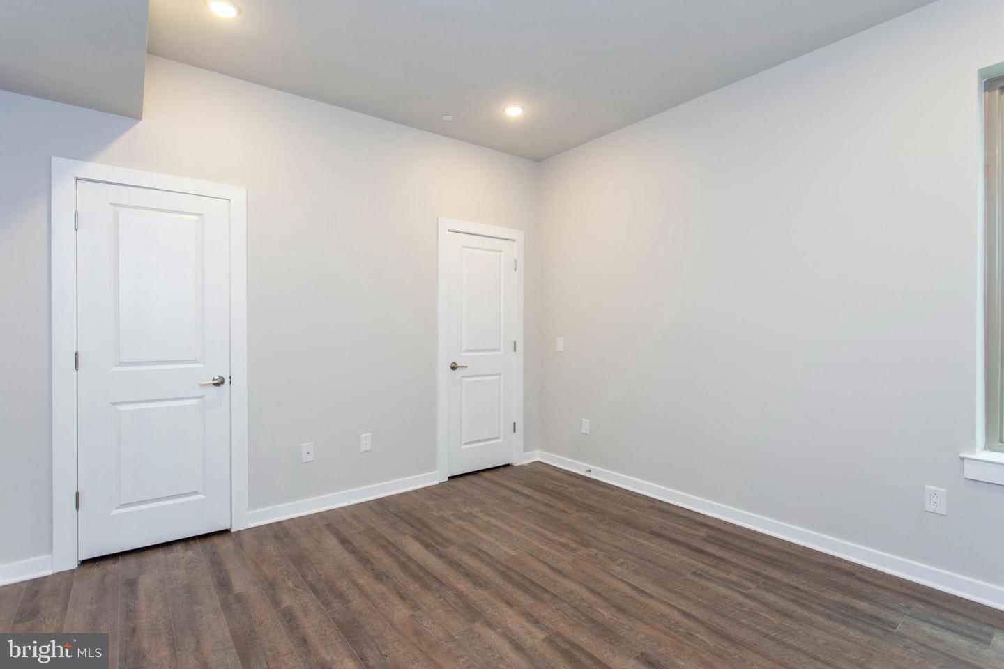 1227-29 N 7th St #3e Property Photo 8