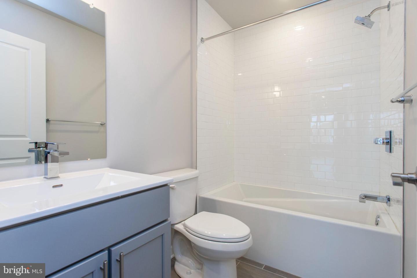 1227-29 N 7th St #3e Property Photo 10
