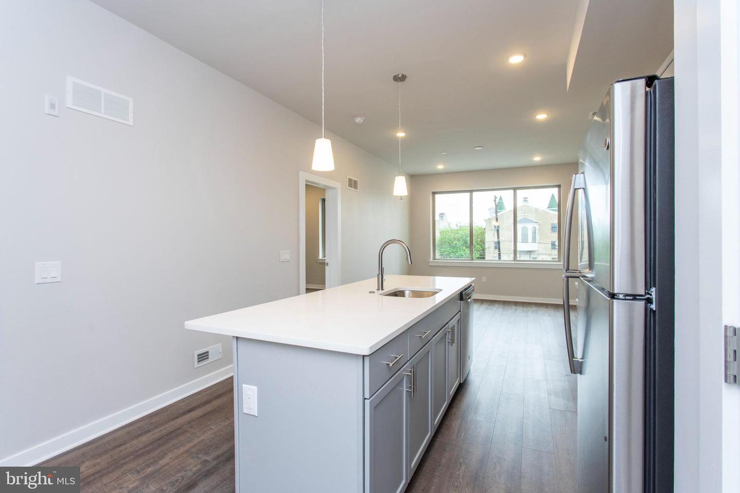 1227-29 N 7th St #3e Property Photo 16
