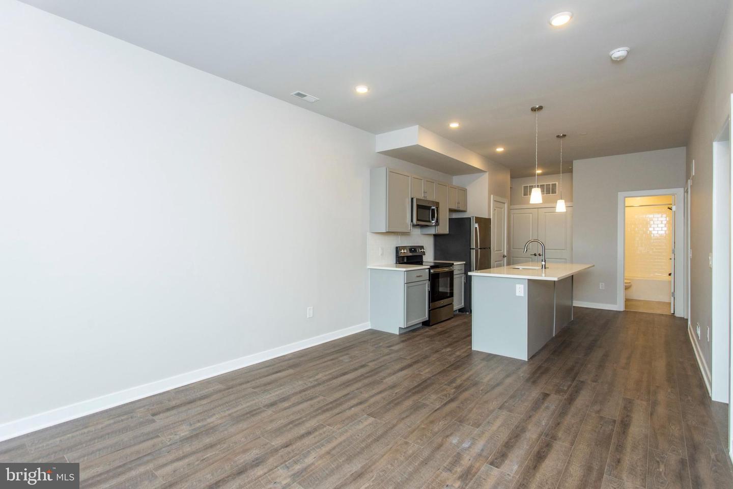 1227-29 N 7th St #3e Property Photo 21