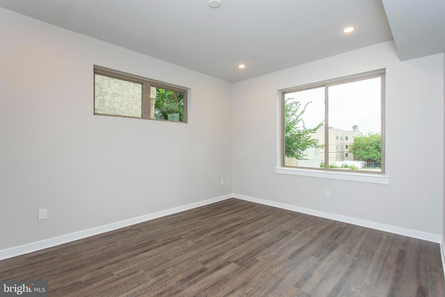 1227-29 N 7th St #3e Property Photo 22
