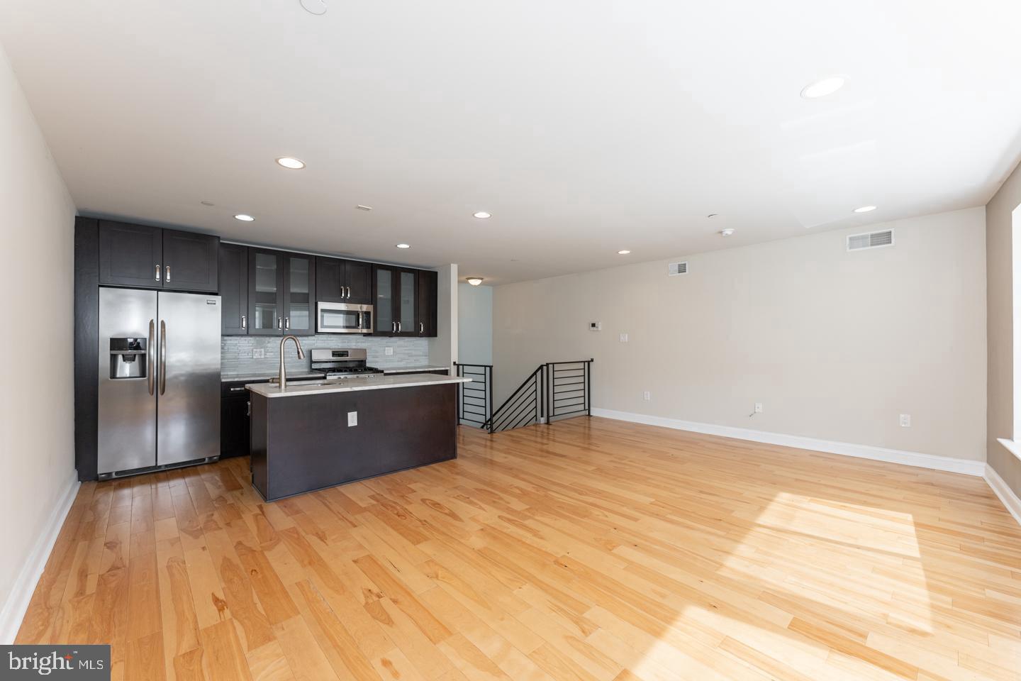 325 E Allen St #1 Property Photo 8