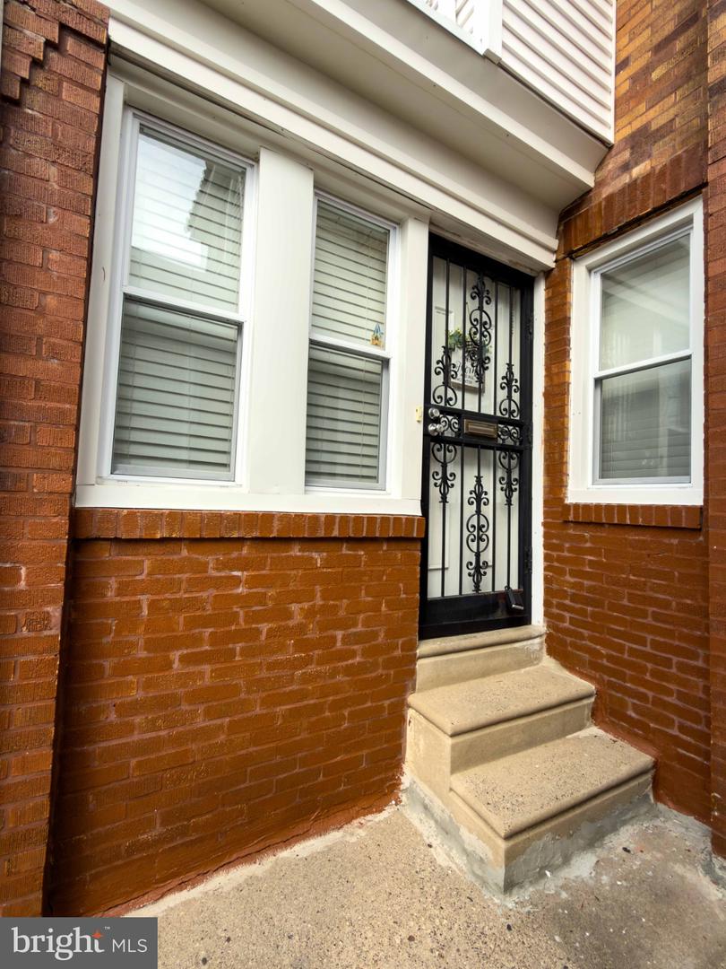 6137 Argyle St Property Photo 2