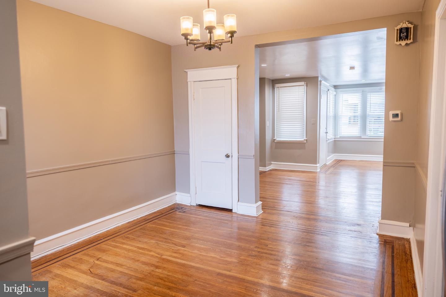 6137 Argyle St Property Photo 8