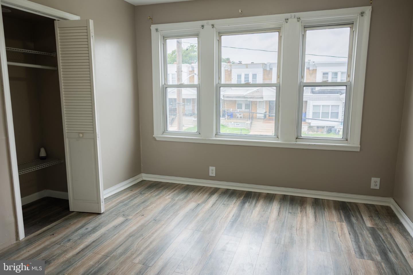6137 Argyle St Property Photo 12