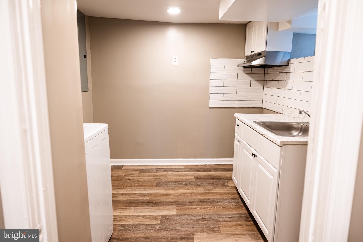 6137 Argyle St Property Photo 15